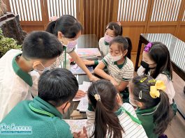 ▲小組發揮團隊合作的精神，一同畫出未來專屬自己的地球模型草圖。